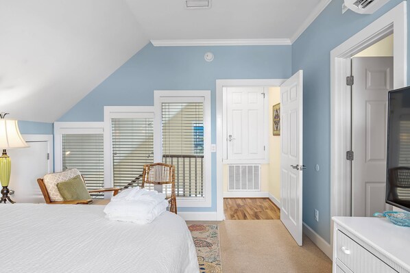 3 bedrooms, iron/ironing board, Internet, bed sheets