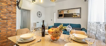 4*Flat in the Heart of the City, Onsite parking, Wifi