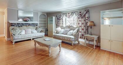 8 Mi to Liberty Bell! Spacious & Charming Home