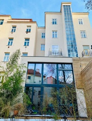 Exterior - LE CHEVAL FOU (Praha)