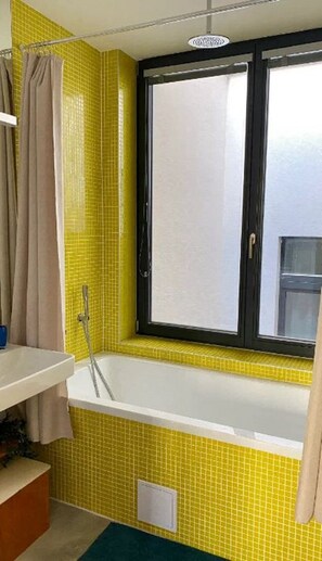 Bathroom - LE CHEVAL FOU (Praha)