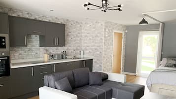 Estúdio | Área de estar | Smart TV 35 polegadas com canais digitais, TV