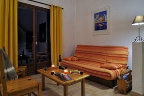 Télévision, table de tennis de table