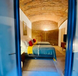 2 bedrooms, internet - LE Grand Cheval FOU (Hlavní mesto Praha)