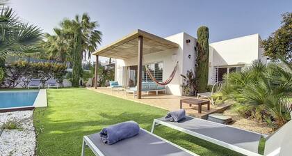 Villa moderne avec piscine privée et jardin