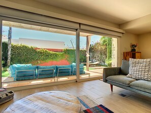 TV - Modern villa with private pool and garden (Mar de Cristal)