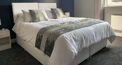 Toothbrush Apartments - 2 Bed 1 Bath Apt