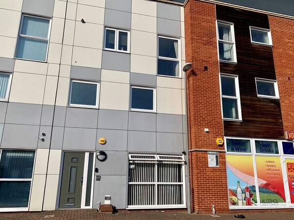 Toothbrush Apartments - 2 Bed 1 Bath Apt - Ipswich