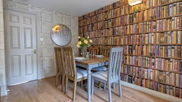 Family House | Living area | Smart TV