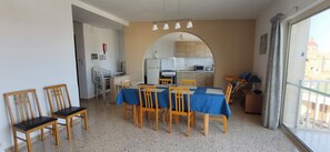 Dining - Apartment with an exceptional sea view (Flat 6) (Il-Mellieha)