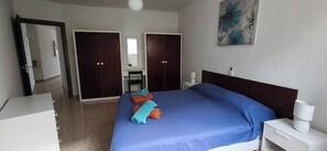 3 bedrooms, iron/ironing board, free WiFi, bed sheets - Apartment with an exceptional sea view (Flat 6) (Il-Mellieha)