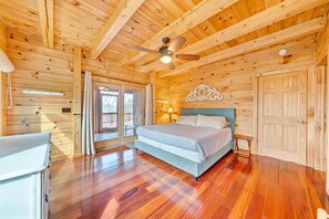 6 soverom, strykejern/-brett, reiseseng for barn og wi-fi (inkludert)