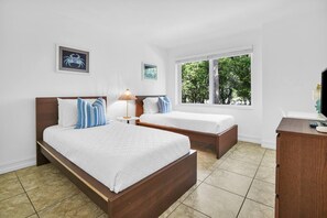 2 bedrooms, iron/ironing board, travel cot, free WiFi