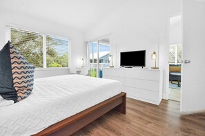 2 bedrooms, iron/ironing board, travel cot, free WiFi