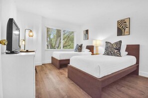 2 bedrooms, iron/ironing board, travel cot, free WiFi