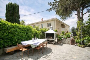 BBQ/picnic Area - Apartments Lovric (Okrug)