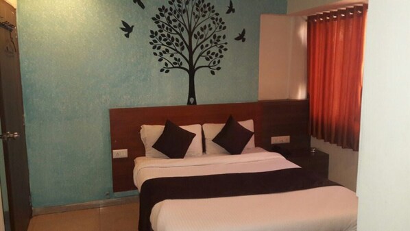 Deluxe Double Room | Free WiFi - Hotel Anupam (Ahmedabad)