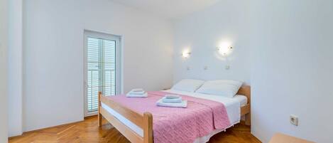 2 chambres, accĂšs au Wi-Fi (inclus), literie fournie