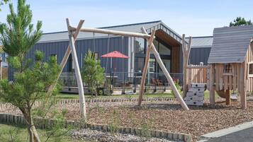 Área de juegos infantiles al aire libre