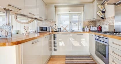 Sea View Lodge - Salcombe Retreat