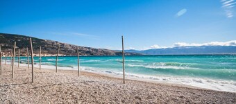 Studio Kate sur deux étages avec terrasse et balcon