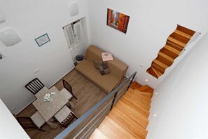 TV - Kate - Charming studio apartment in the old town of Baška (pedestrian zone) (Baška)