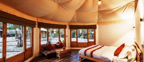 1 habitación y ropa de cama