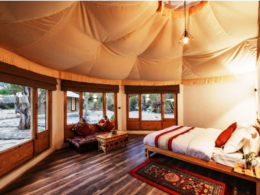 Stuga Deluxe - 1 dubbelsäng - utsikt mot bergen | 1 sovrum och sängkläder