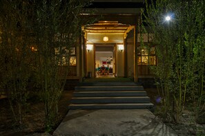 Front of property – evening/night - Chalet Seabuckthorn (Leh)