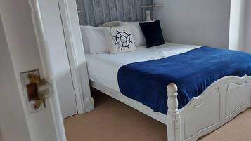 1 bedroom, iron/ironing board, travel cot, free WiFi