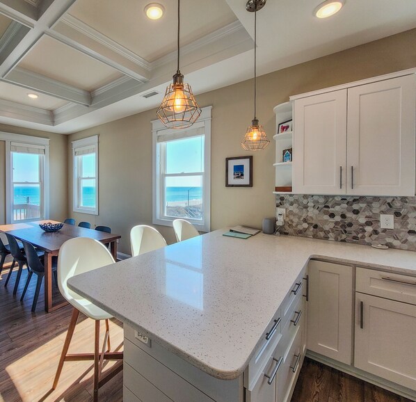 Refrigerador, microondas, parrilla de estufa y lavavajillas 