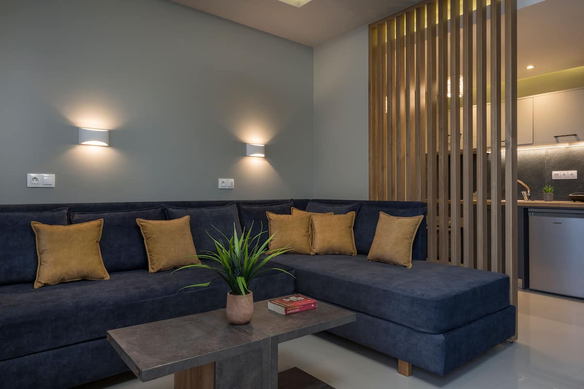Appartamento Luxury | Area soggiorno | Smart TV 32 pollici con canali satellitari