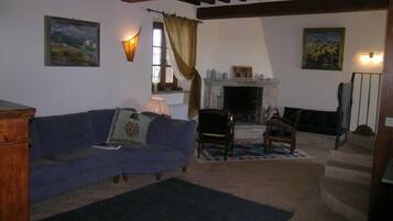 Télévision, cheminée