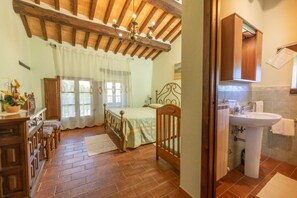 4 camere, ferro/asse da stiro, Wi-Fi, accesso in sedia a rotelle