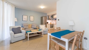 Interior - Rosmarino - Apartment with terrace, mountain view and barbecue (Baška)