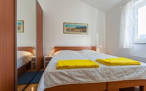 1 habitación, escritorio, wifi gratis y ropa de cama 