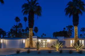 Unclassified image, 5 of 41, button - Lost Palms Oasis – Modern Palm Springs Luxury (Palm Springs)