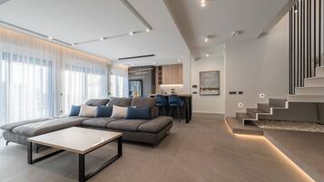 Villa | 4 bedrooms, in-room safe, blackout curtains, iron/ironing board