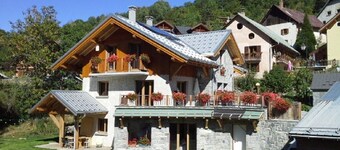 Chalet individuel 130 M2 10 Pers. plein sud 4 chambres 400 M des RM et de l'ESF