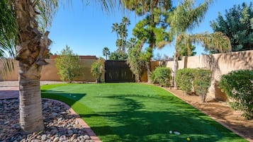 House, 4 Bedrooms | Property grounds