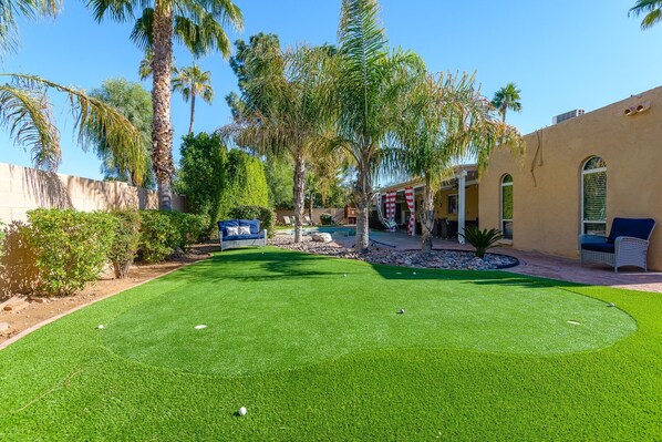 House, 4 Bedrooms | Property grounds