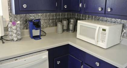 Cozy Bunglow Centrally Located