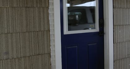 Cozy Bunglow Centrally Located