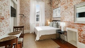 1 bedroom, iron/ironing board, WiFi, bed sheets - Contemporary Marigny Apt on Frenchmen St. (New Orleans)