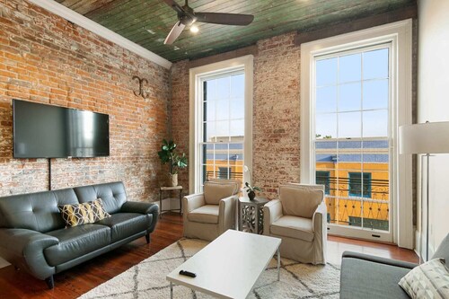 Modern Marigny Apt with Balcony & views of The French Quarter.