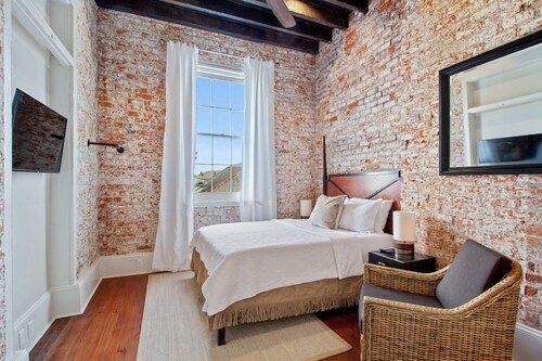 Stylish Marigny Apt on Frenchmen St.