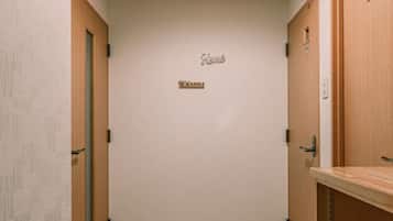 Pintu masuk interior