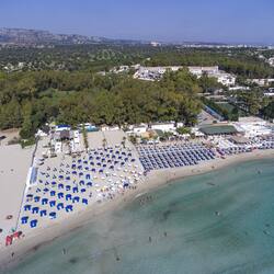 Private beach, white sand, beach bar