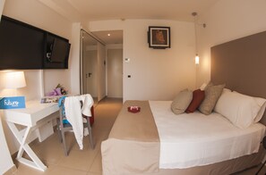 Hypo-allergenic bedding, down comforters, pillowtop beds, in-room safe - Futura Club Spiagge Bianche (Syracuse)