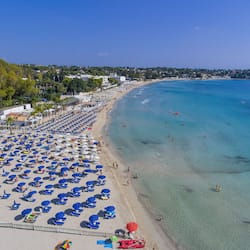 Private beach, white sand, beach bar